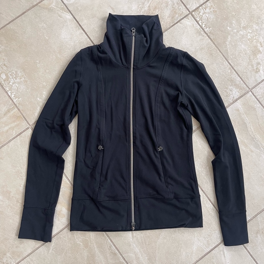 Lululemon Women’s Black Zip Up